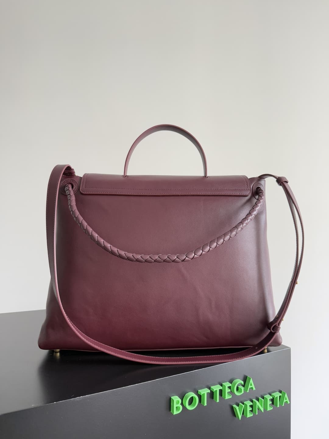 BV Ciao Ciao Large Top handle bag in silky calf leather TOP
