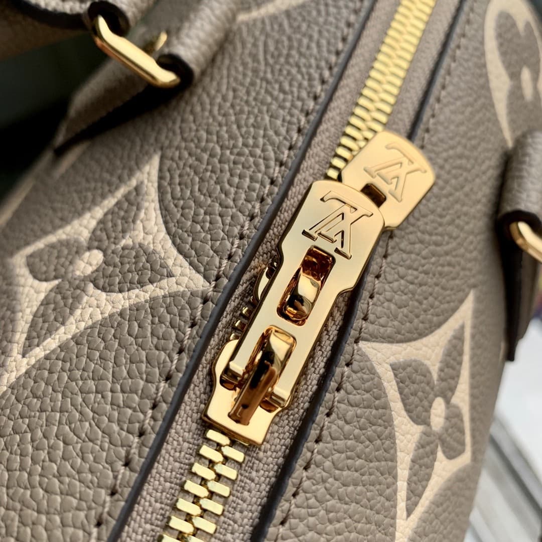 Louis Vuitton Speedy Bandoulière 20 Tourterelle Gray / Crème Beige M46575 High