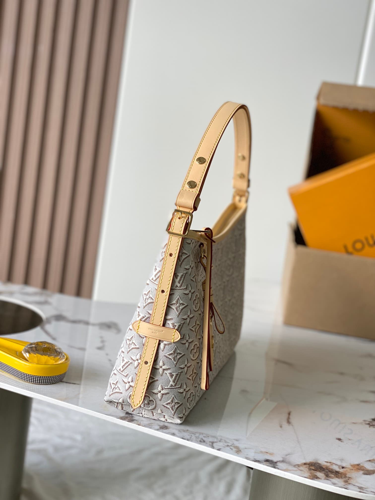 Louis Vuitton Carryall East-West Monogram Emblème Peuplier M2A136 TOP