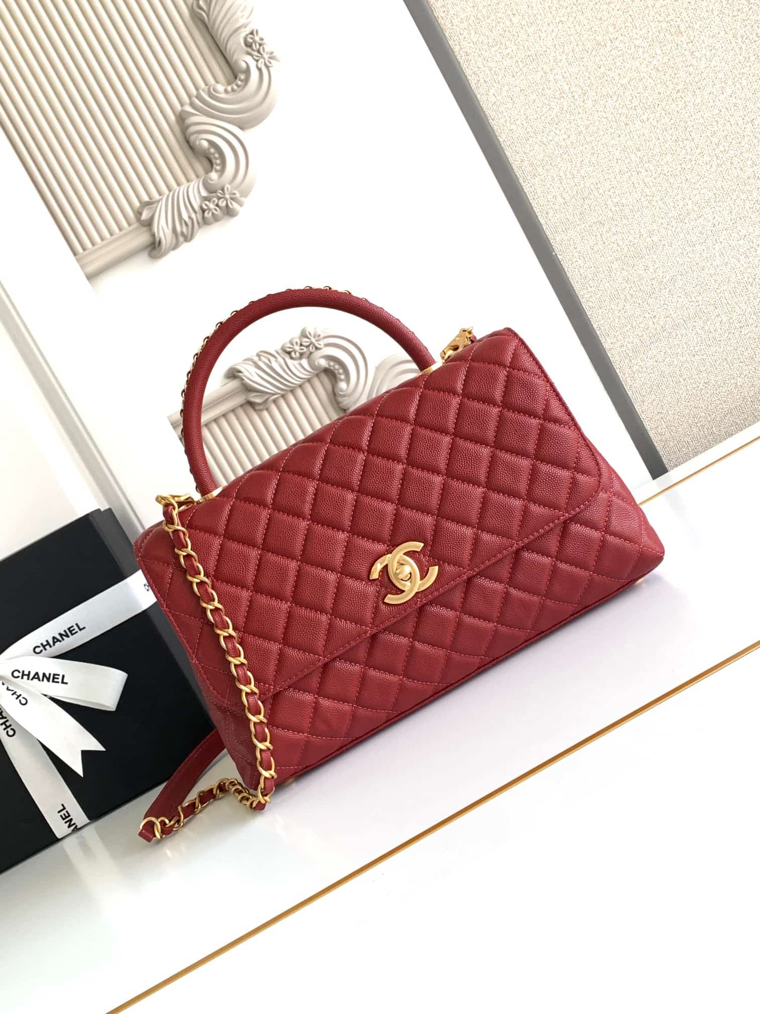 Medium FLAP BAG WITH TOP HANDLE Grained Calfskin A92991 Red-binding Gold Metal A