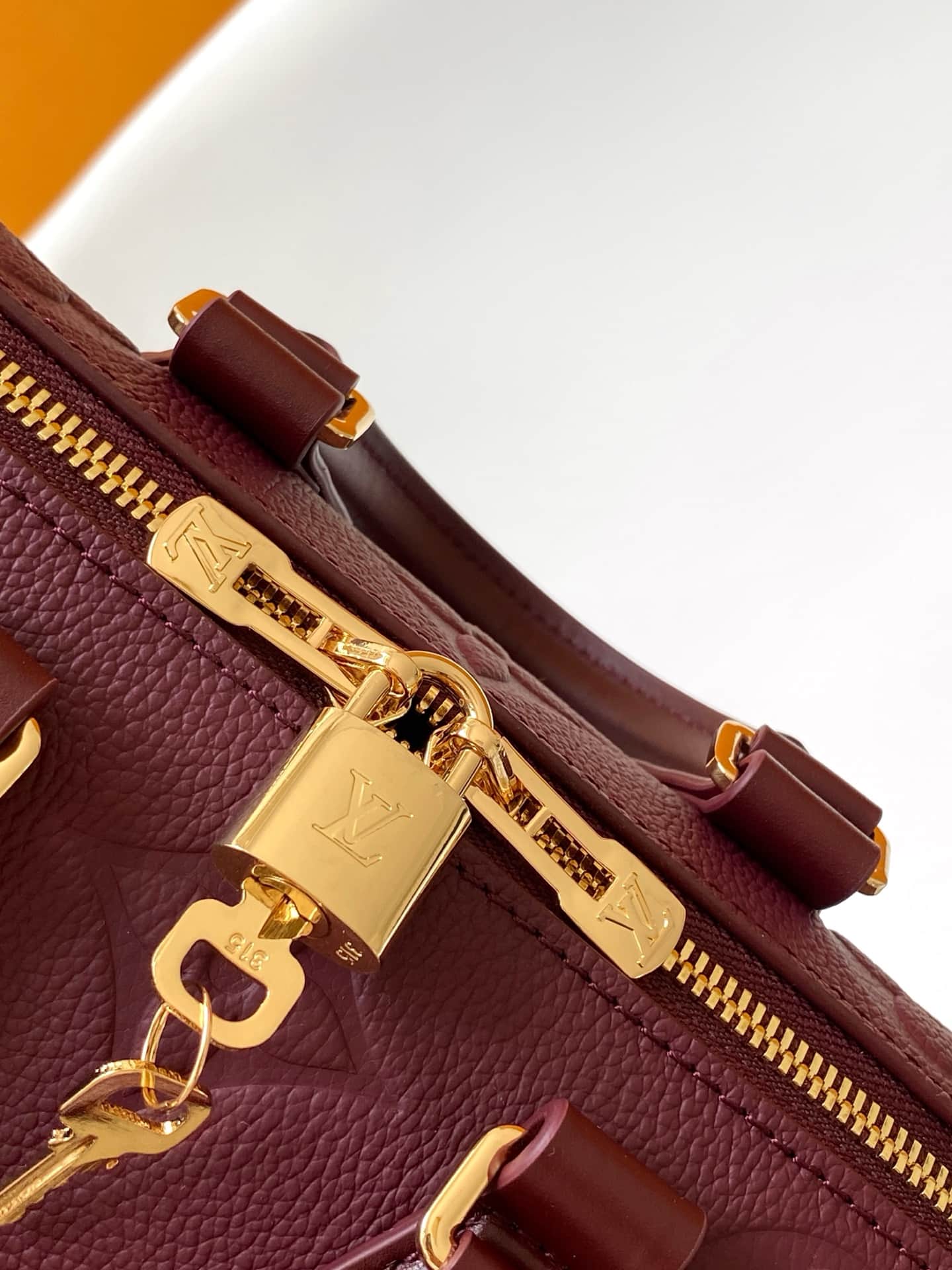 Louis Vuitton Speedy Bandouliere 20 Grenat Red Debossed grained cowhide leather M25929 High