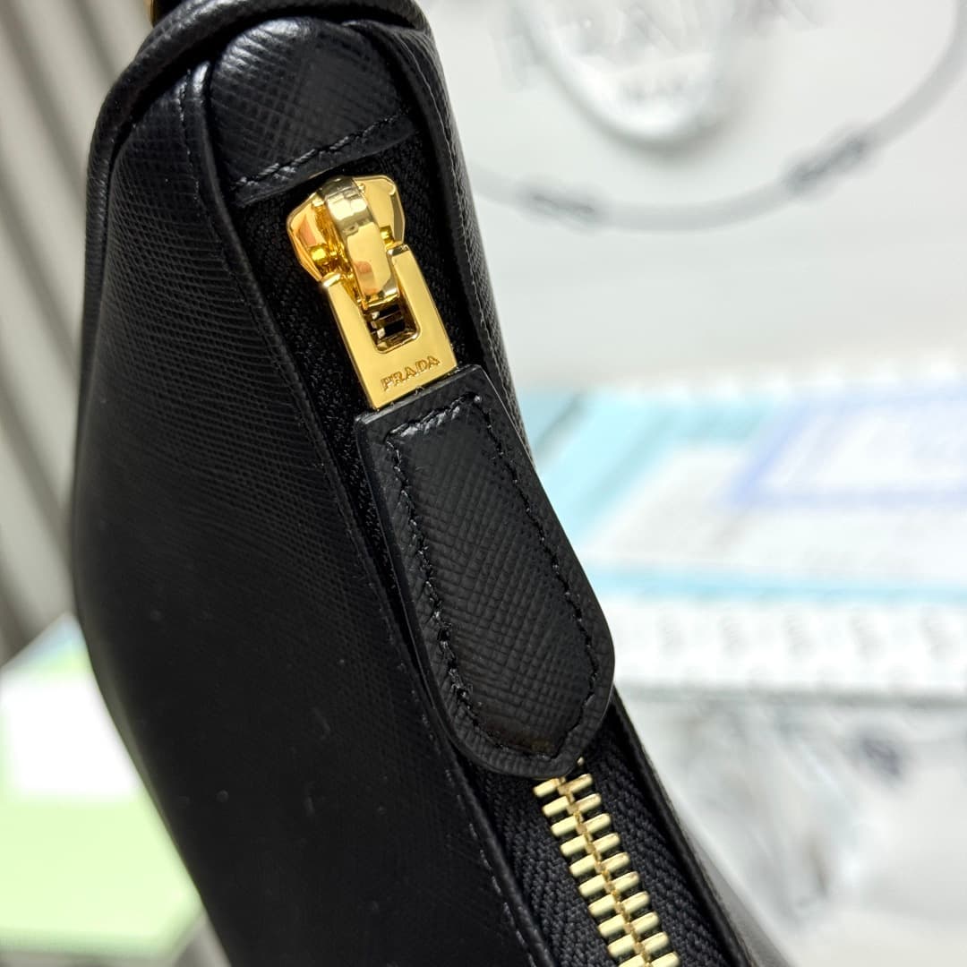 Prada Re-Edition 2005 Saffiano Calfskin Leather 1N204T High