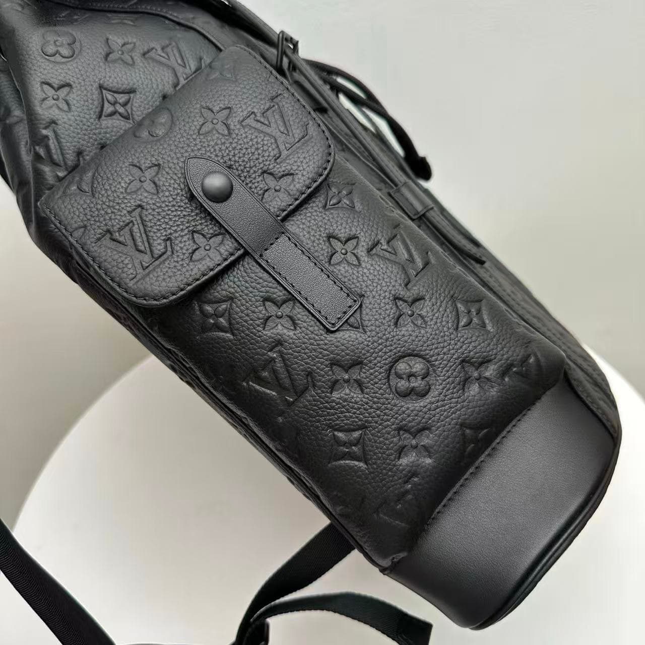 Louis Vuitton Christopher MM Taurillon cowhide leather M55699 Black TOP