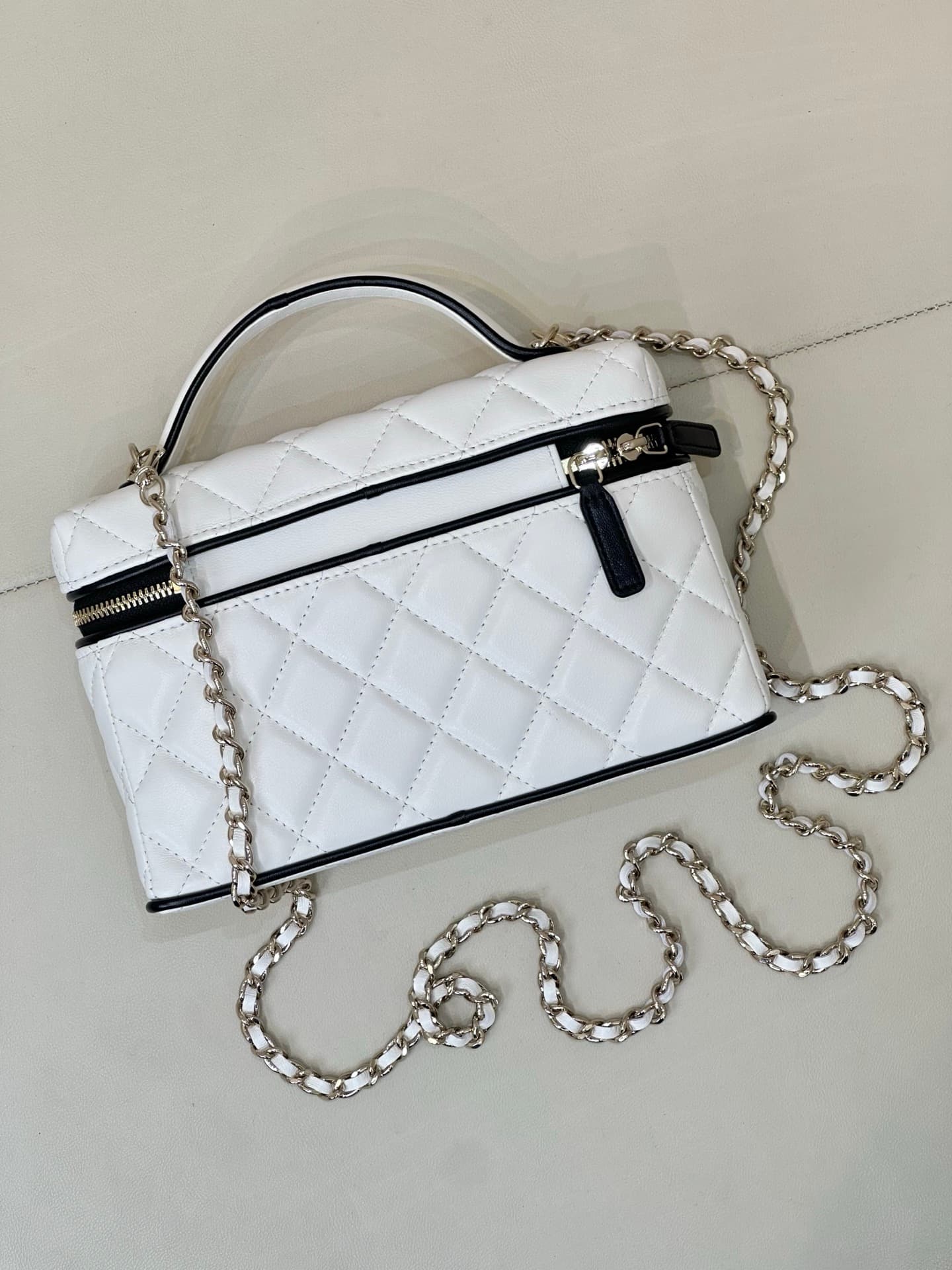 Chanel Vanity with Chain Lambskin & Gold-Tone Metal White AP5240 TOP