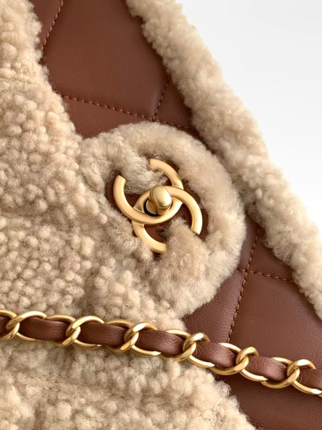 Chanel Small Shearling Flap Bag in Brown lambskin with beige shearling & Gold-Tone Metal AS5149 A
