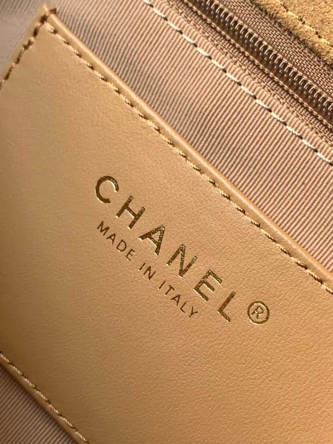 Chanel Classic Flap bag in Brown Suede & Gold-Tone Metal AS5989 A