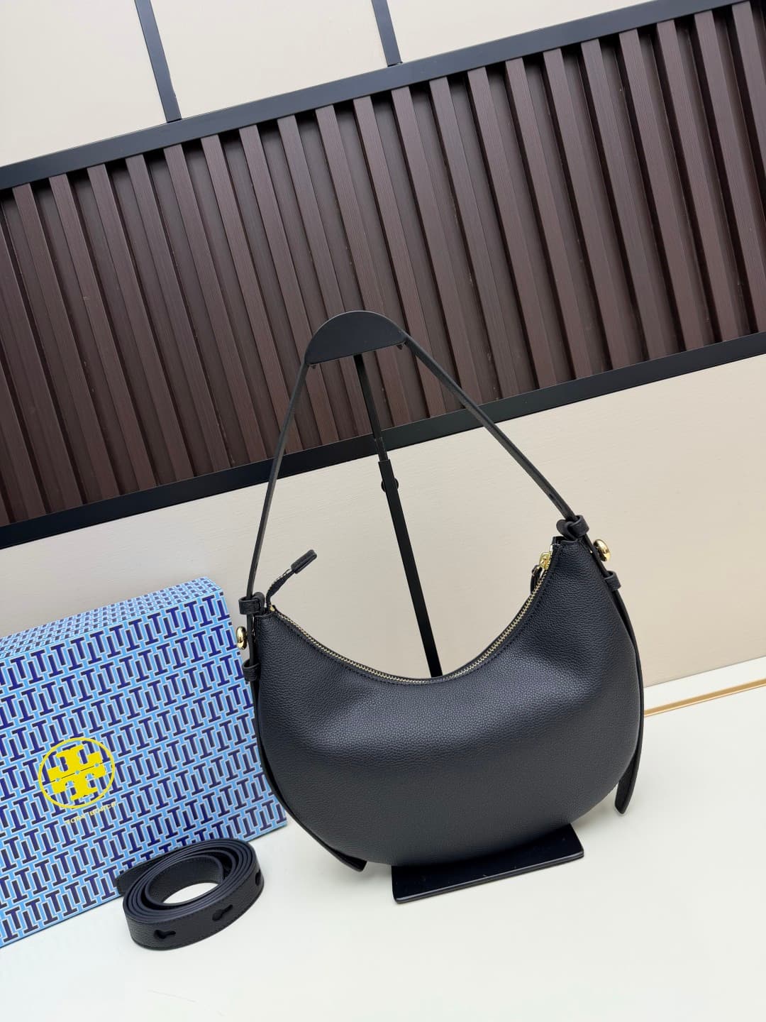 Tory Burch ROMY HALF MOON BAG Black High