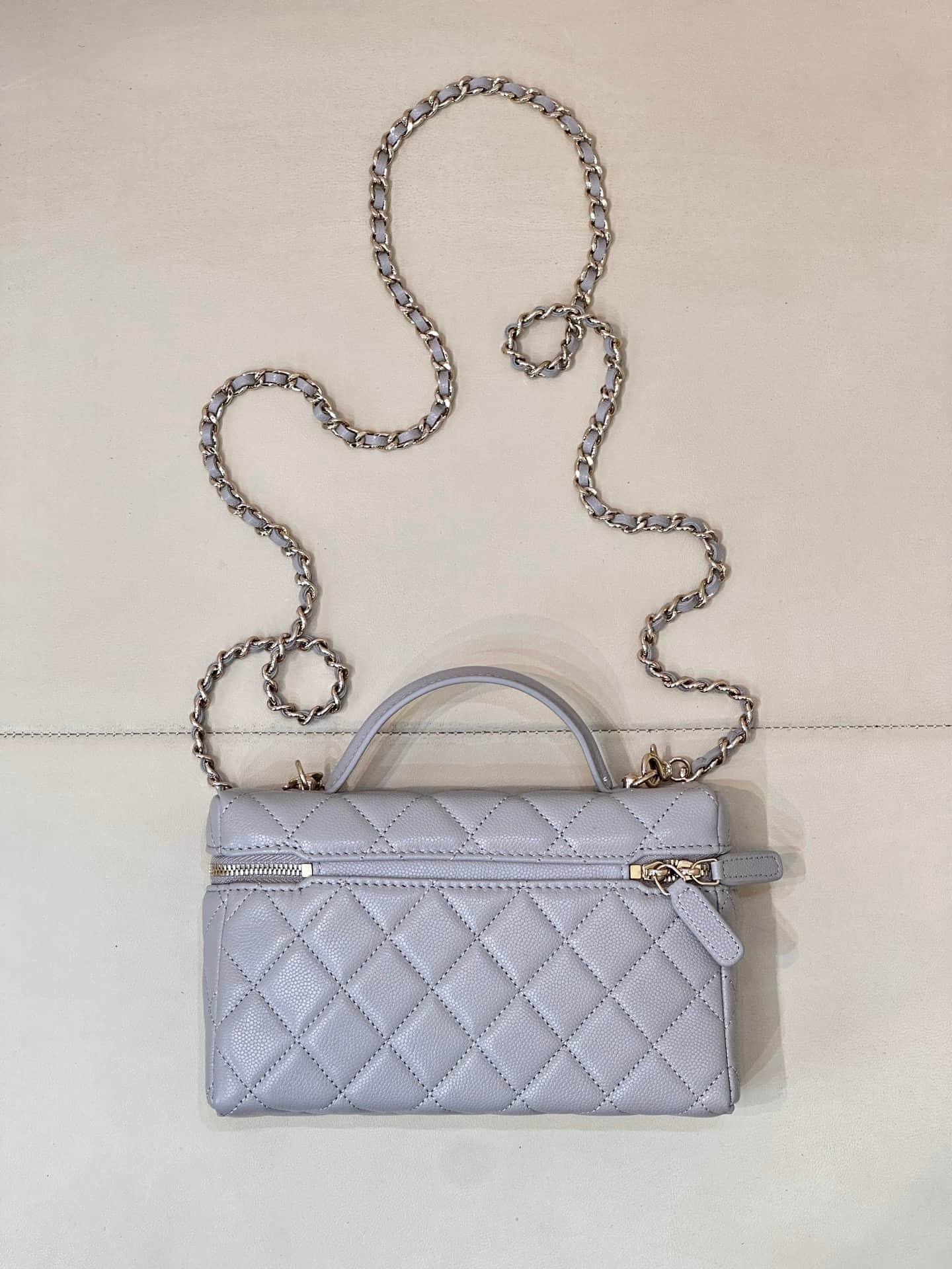 Chanel Classic Vanity with Chain Grained Calfskin & Gold-Tone Metal Grey AP4385 TOP