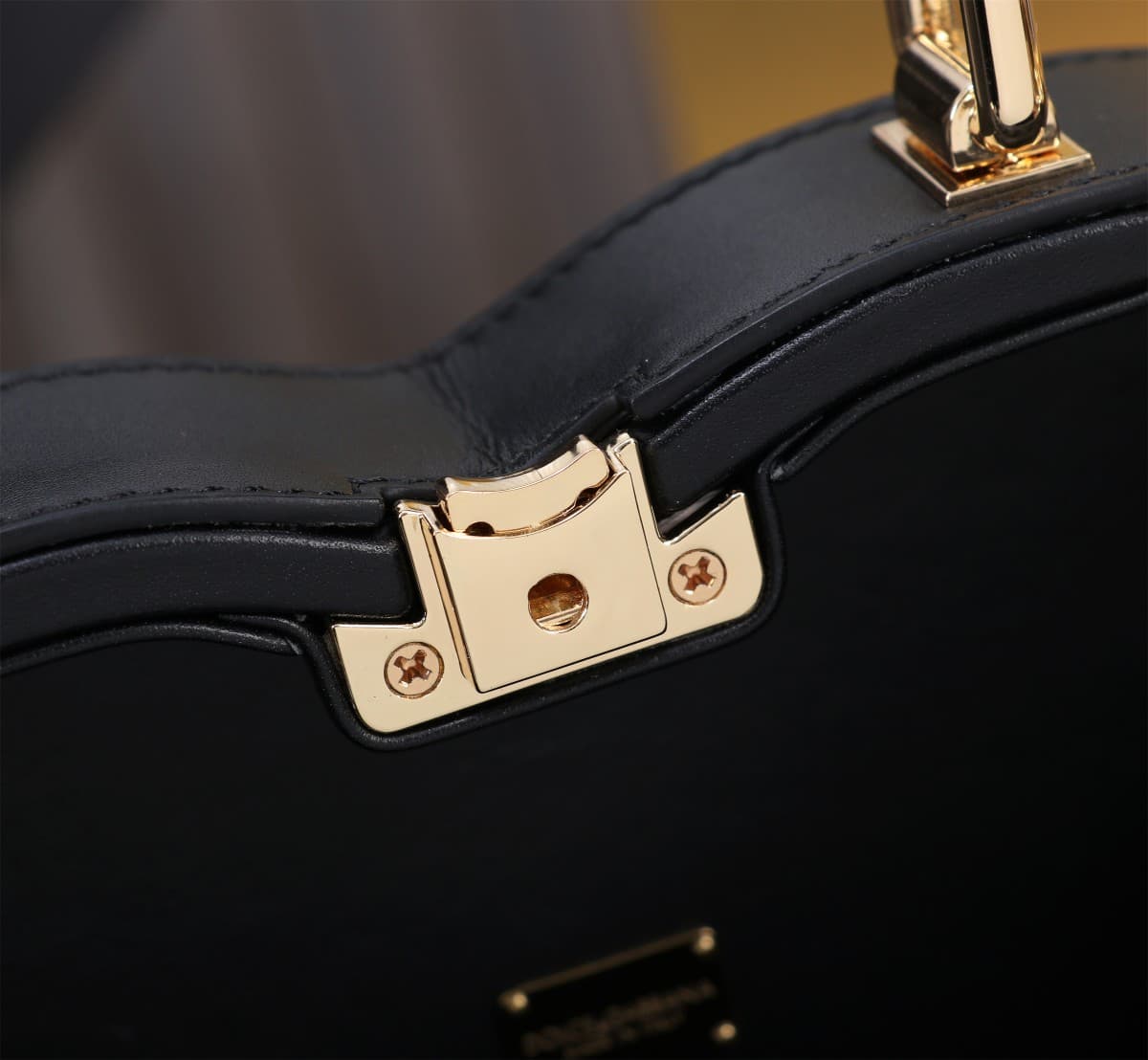 Dolce & Gabbana black leather DG Logo handbag high