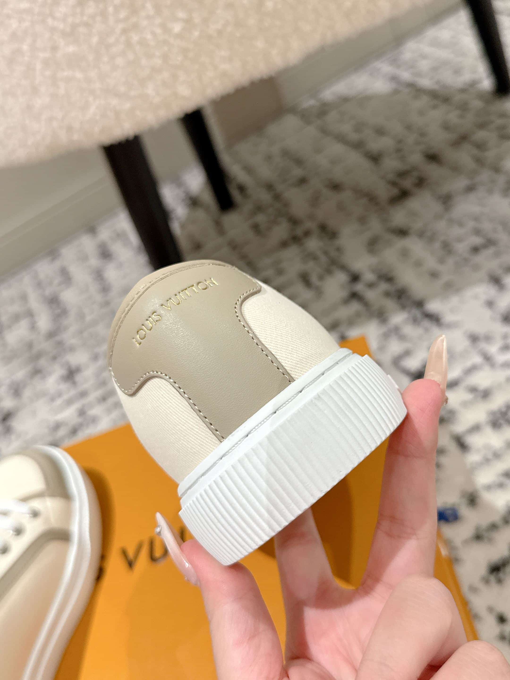 Louis Vuitton Lagoon Sneaker Shoes Women