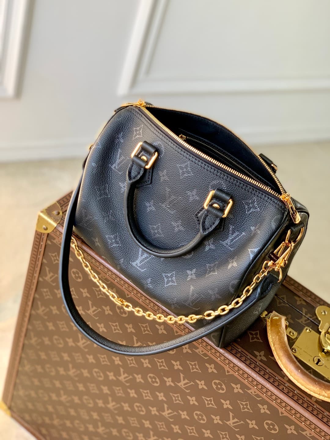 Louis Vuitton Speedy Bandoulière 25 Monogram leather M26486 Black High