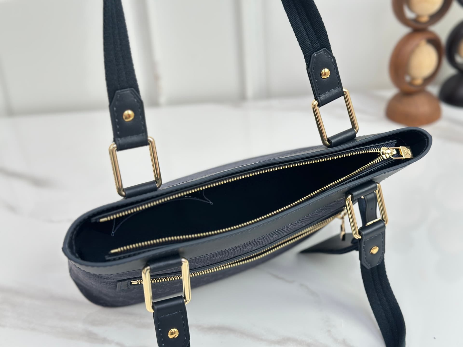 Louis Vuitton Monogram Lin Lucille shoulder bag M92680 High