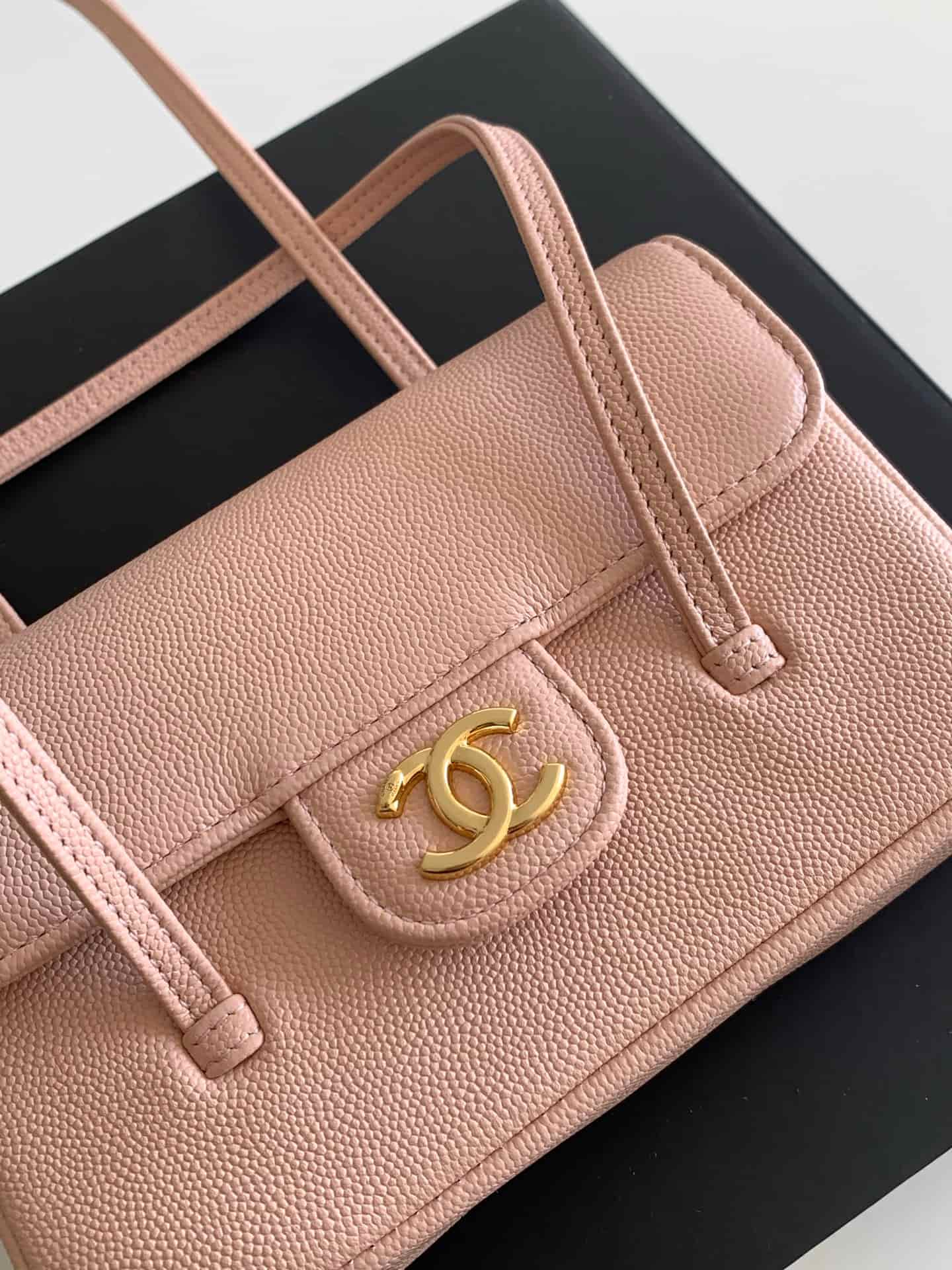 Chanel Clutch with Leather Strap Grained Shiny Calfskin & Gold-Tone Metal Pink AP5068 A