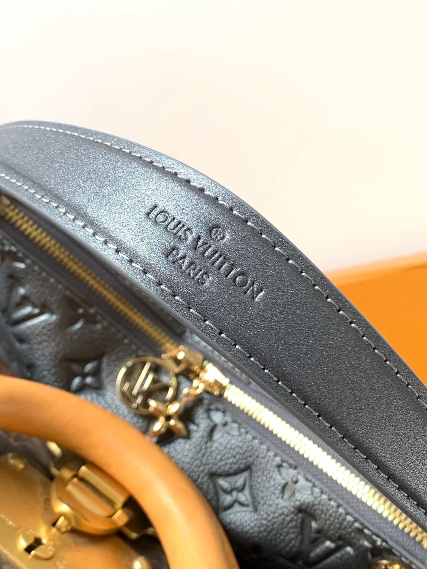 Louis Vuitton Pochette Sèvres Gun Metal Supple grained cowhide leather M12174 High