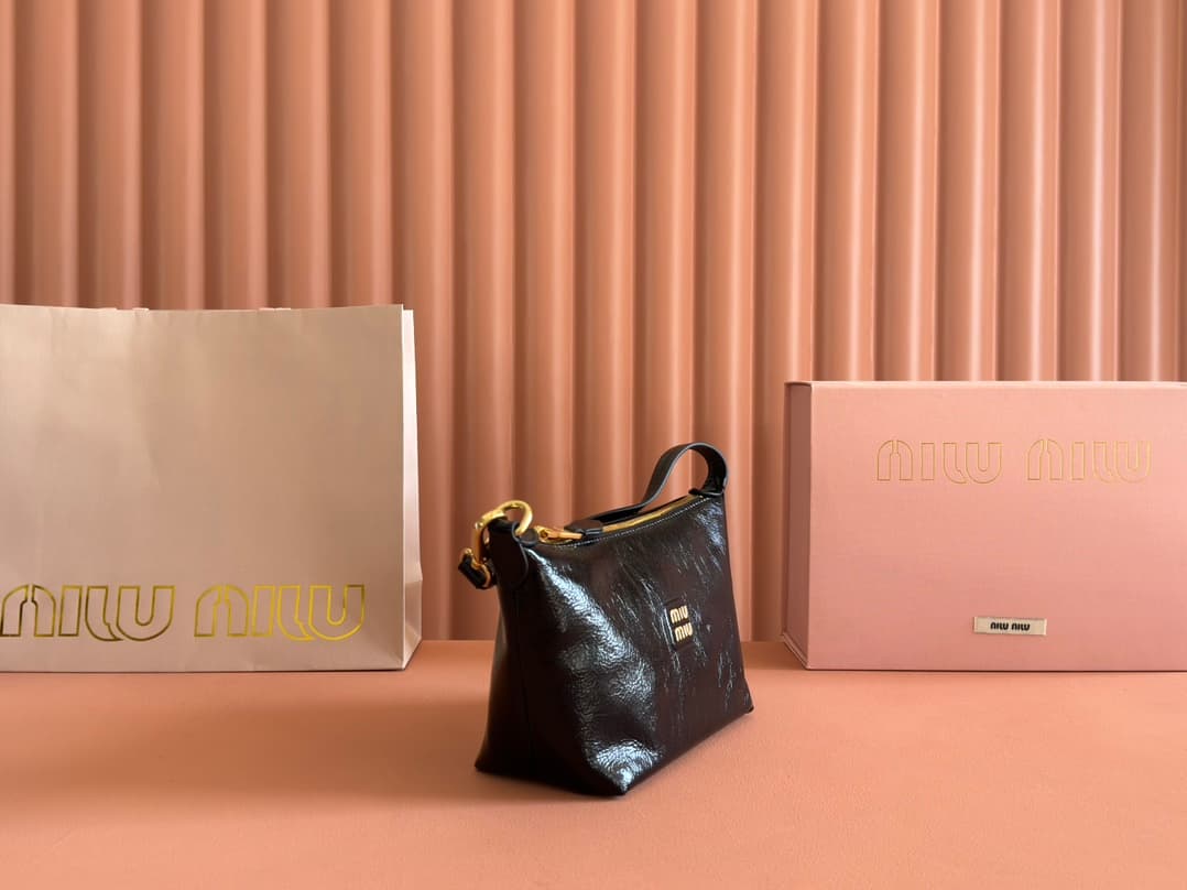 Miu Miu Black Naplak patent leather pouch 5NE841 High