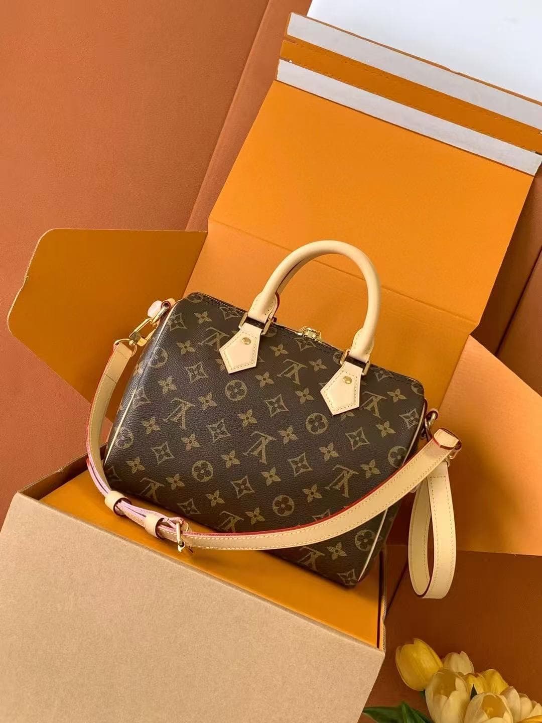 Louis Vuitton Speedy Bandoulière 25 Monogram coated canvas M41113 Top