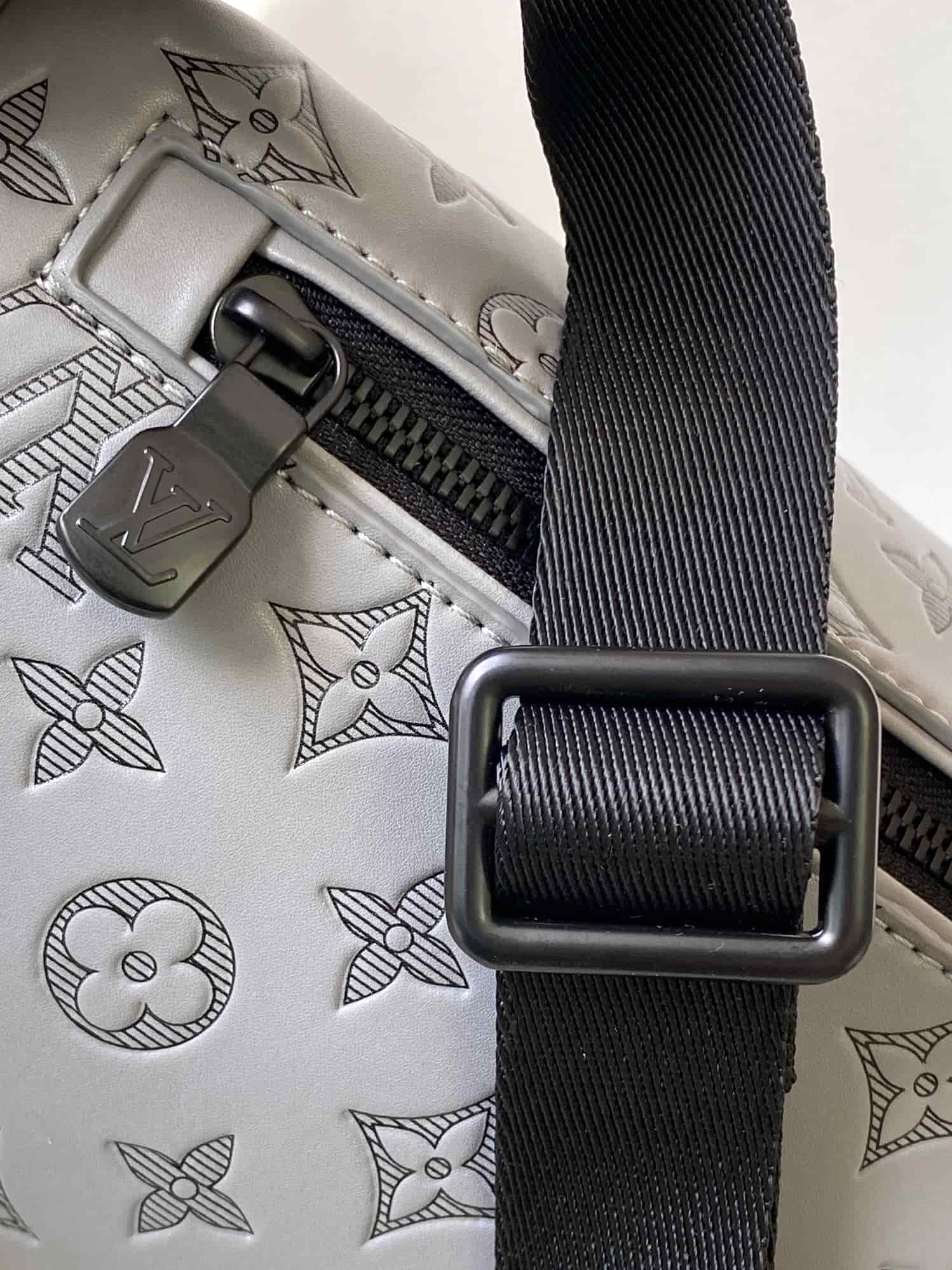 Louis Vuitton Discovery Bumbag PM Monogram Shadow calf leather M46108 High