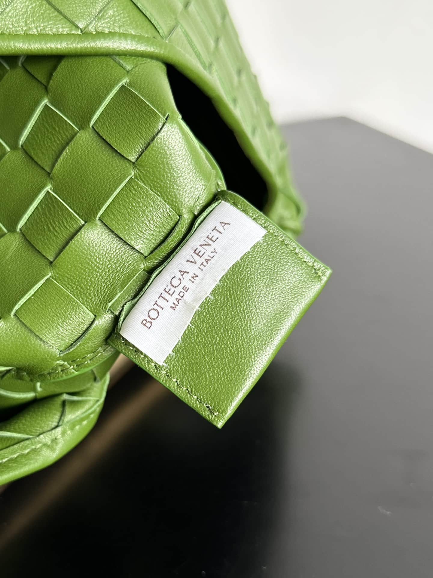 BV Sardine Small Intrecciato Green TOP
