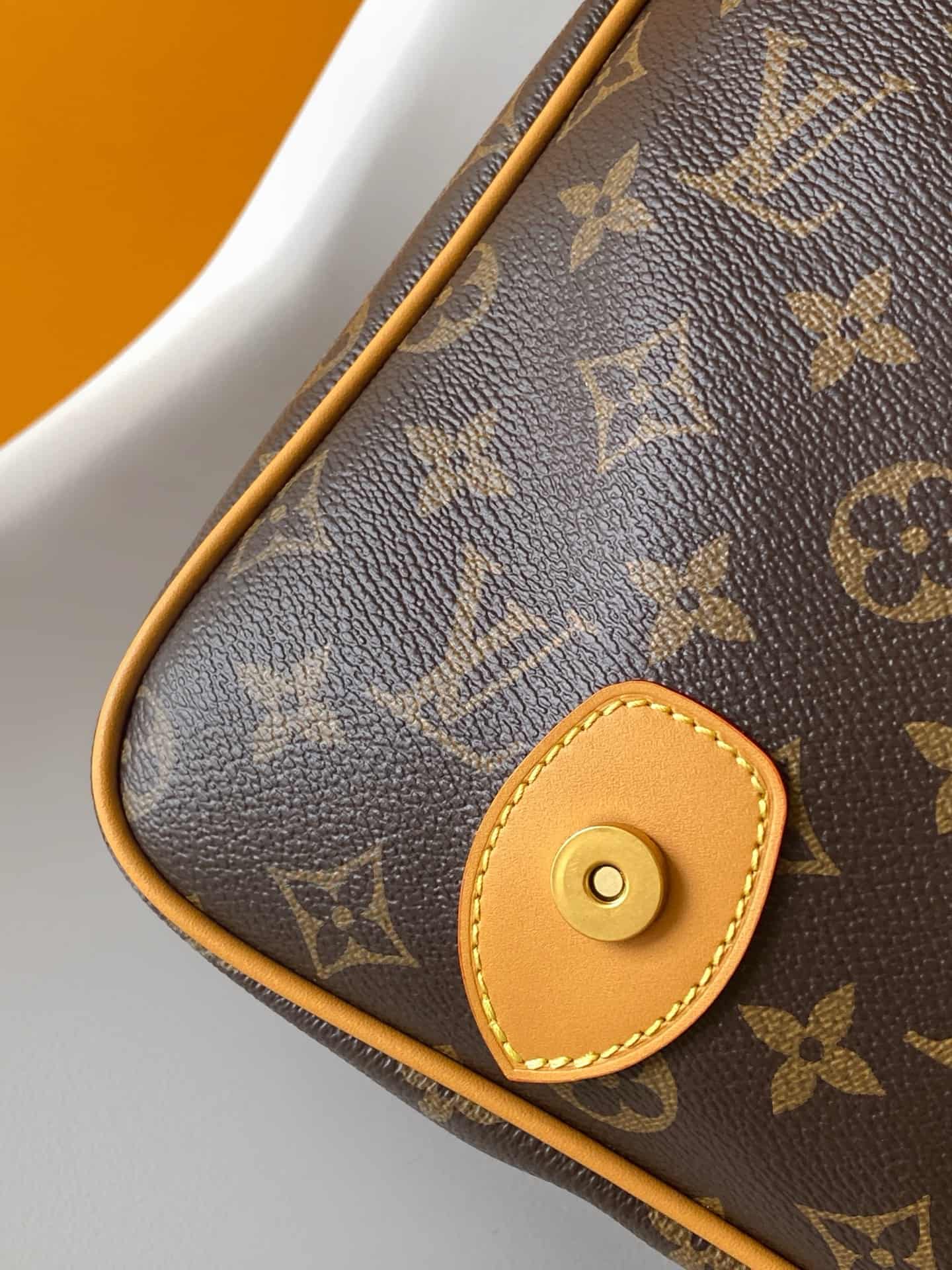 Louis Vuitton Satchel Messenger Monogram coated canvas M14723 High