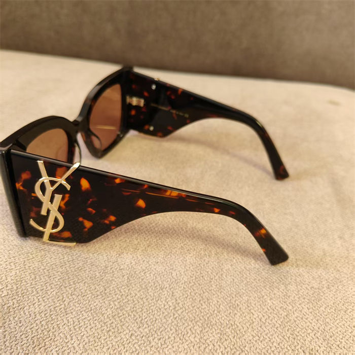YSL cat eye sunglasses 10161