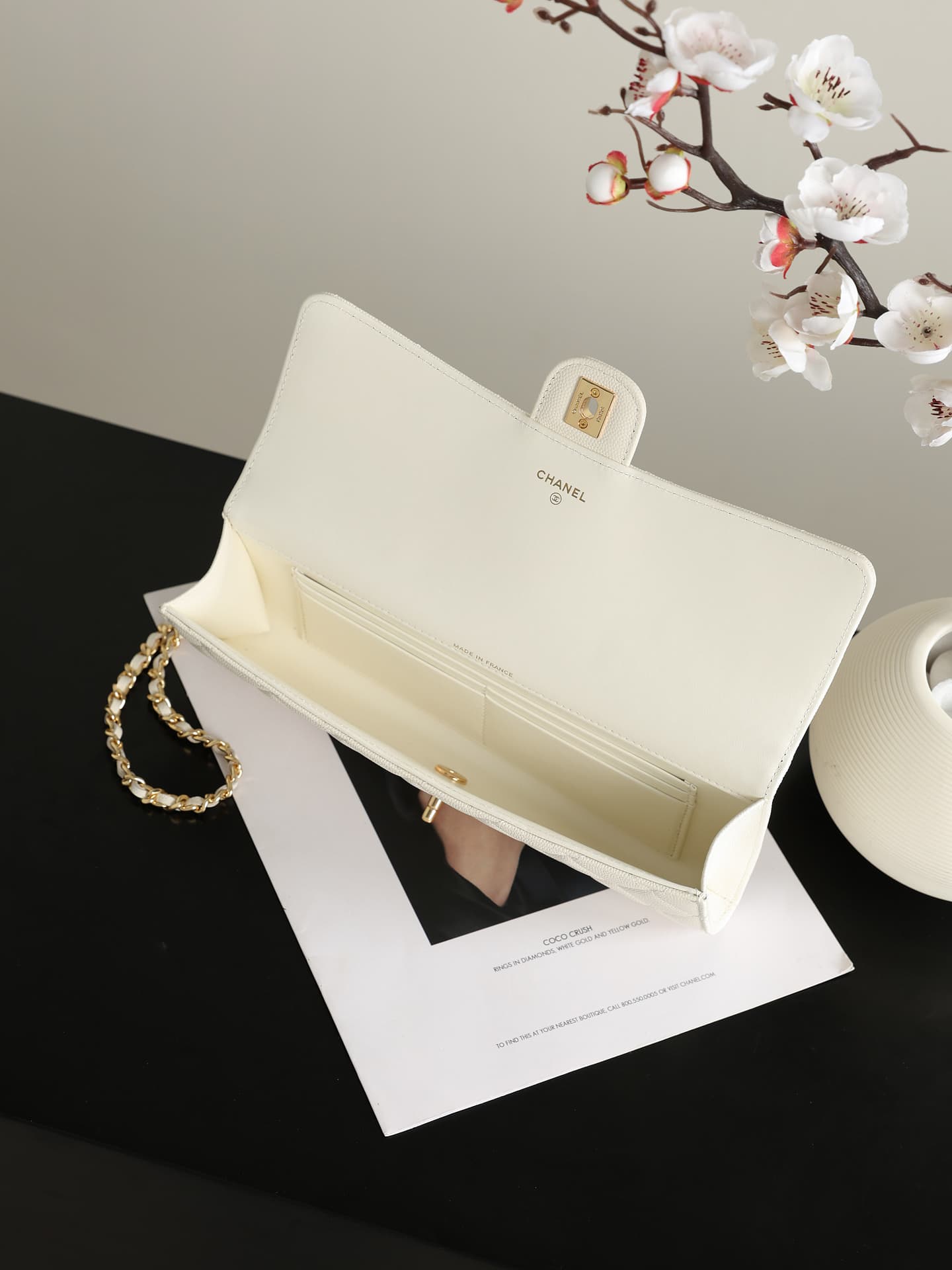 Chanel Clutch with chain Grained Calfskin & Gold-Tone Metal White AP5280 A