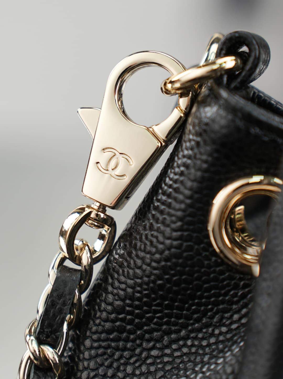 Chanel Business Affinity Bucket Bag Grained Calfskin&Gold-Tone Metal Black AS4775 A