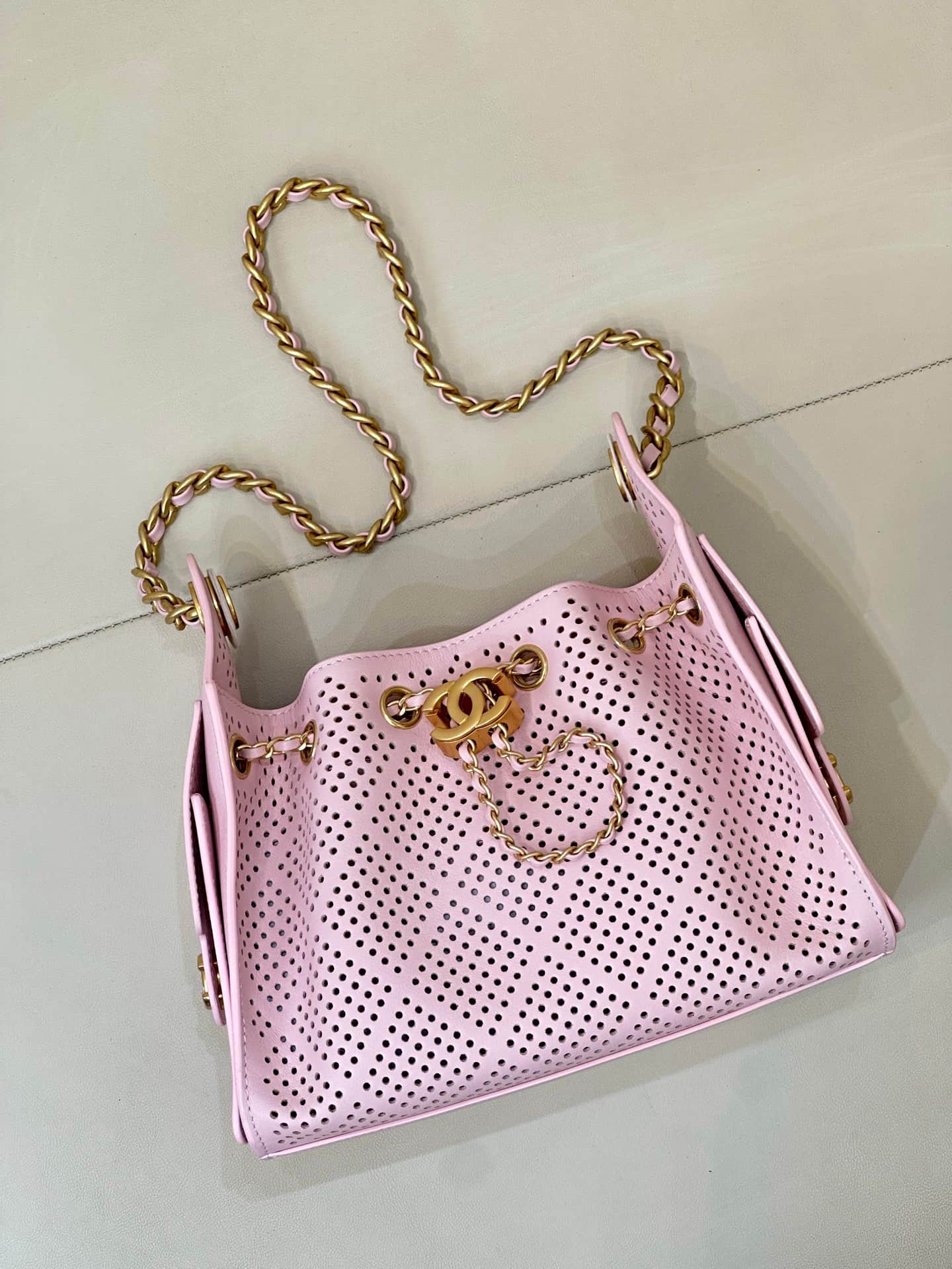 Chanel 25 Mini Hobo handbag AS5631 Perforated Calfskin & Gold-Tone Metal Pink TOP