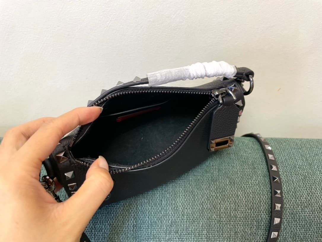 Valentino Garavani Mini Rockstud crossbody bag in Black Grained Calfskin High
