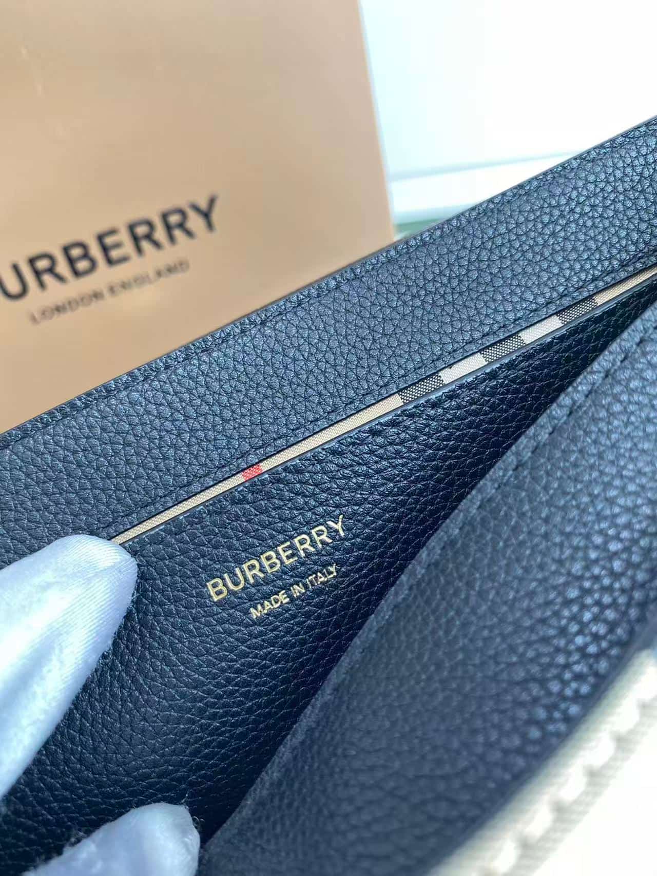 Burberry Note Bag Black High