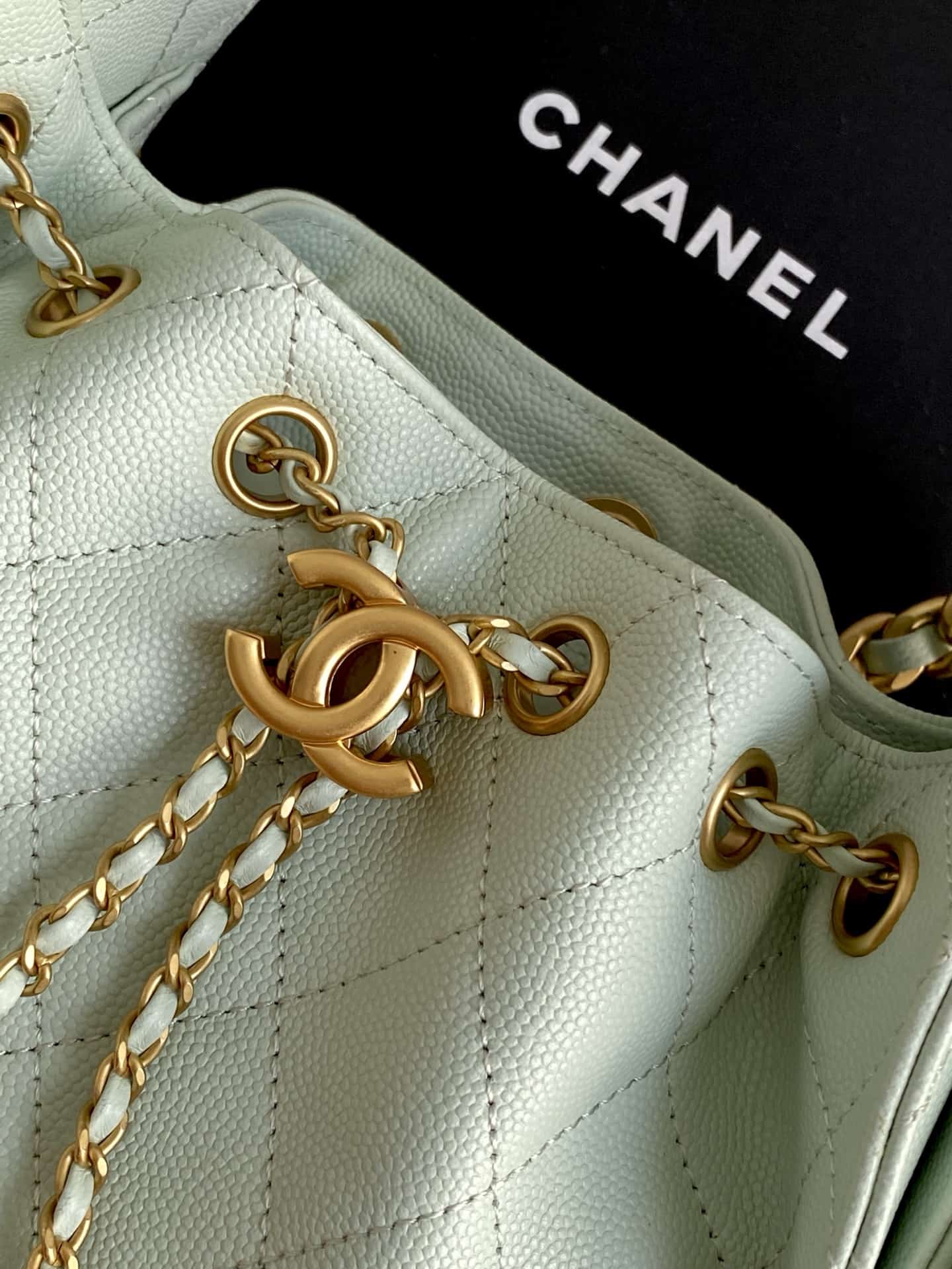 Chanel 25 Mini Hobo handbag AS5631 Grained calfskin & gold-tone metal Green A