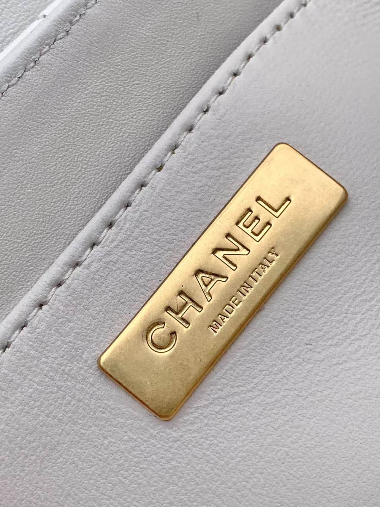 SMALL FLAP BAG WITH TOP HANDLE Lambskin Gold-Metal AS5355 White A