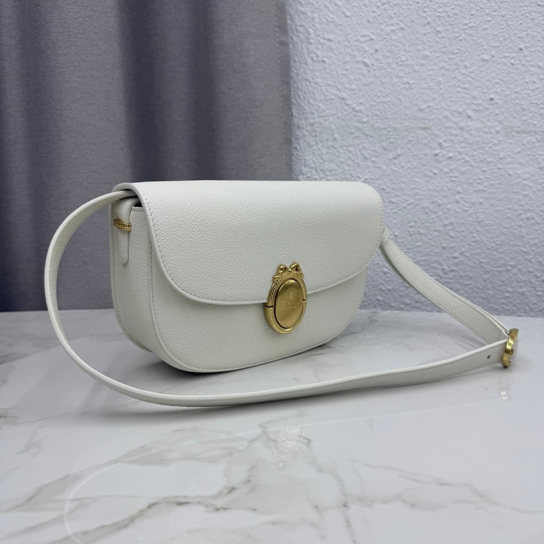 Dior Médaillon Flap Bag White Grained Calfskin M3920 High