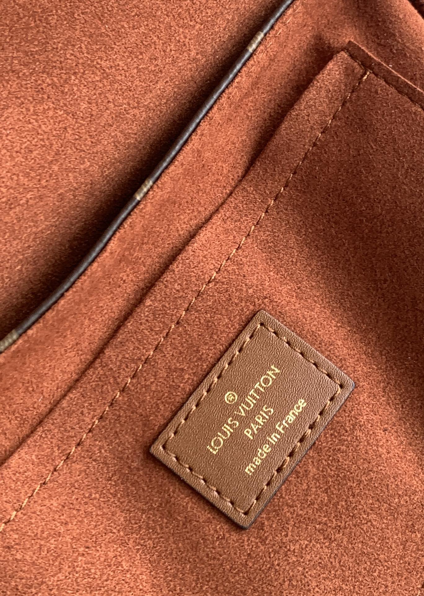 Louis Vuitton Locky BB Monogram coated canvas and smooth cowhide leather M44654 High