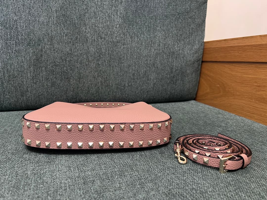 Valentino Garavani Rockstud Hobo bag in grainy pink calfskin high