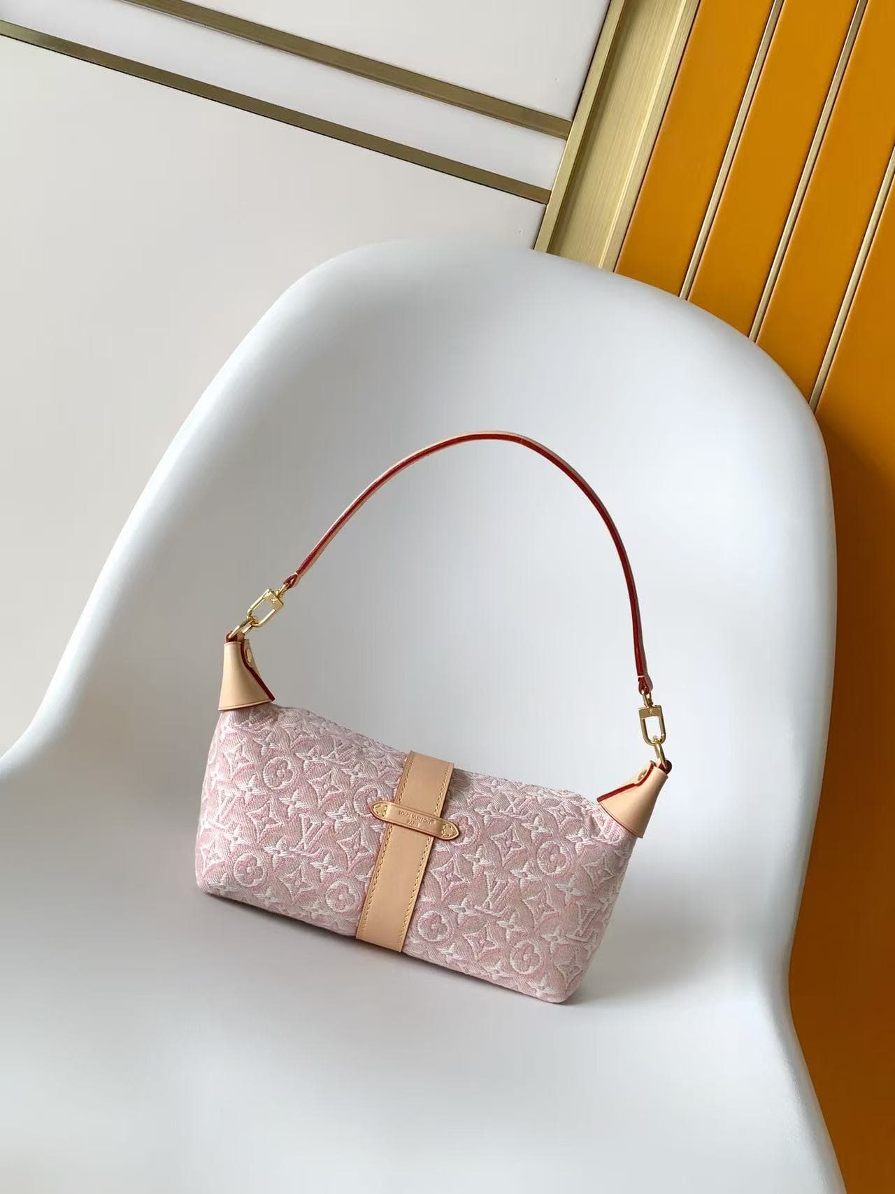 Louis Vuitton Pochette Mia Pouch Monogram Emblème Rose Ribbon Pink M2A382 High