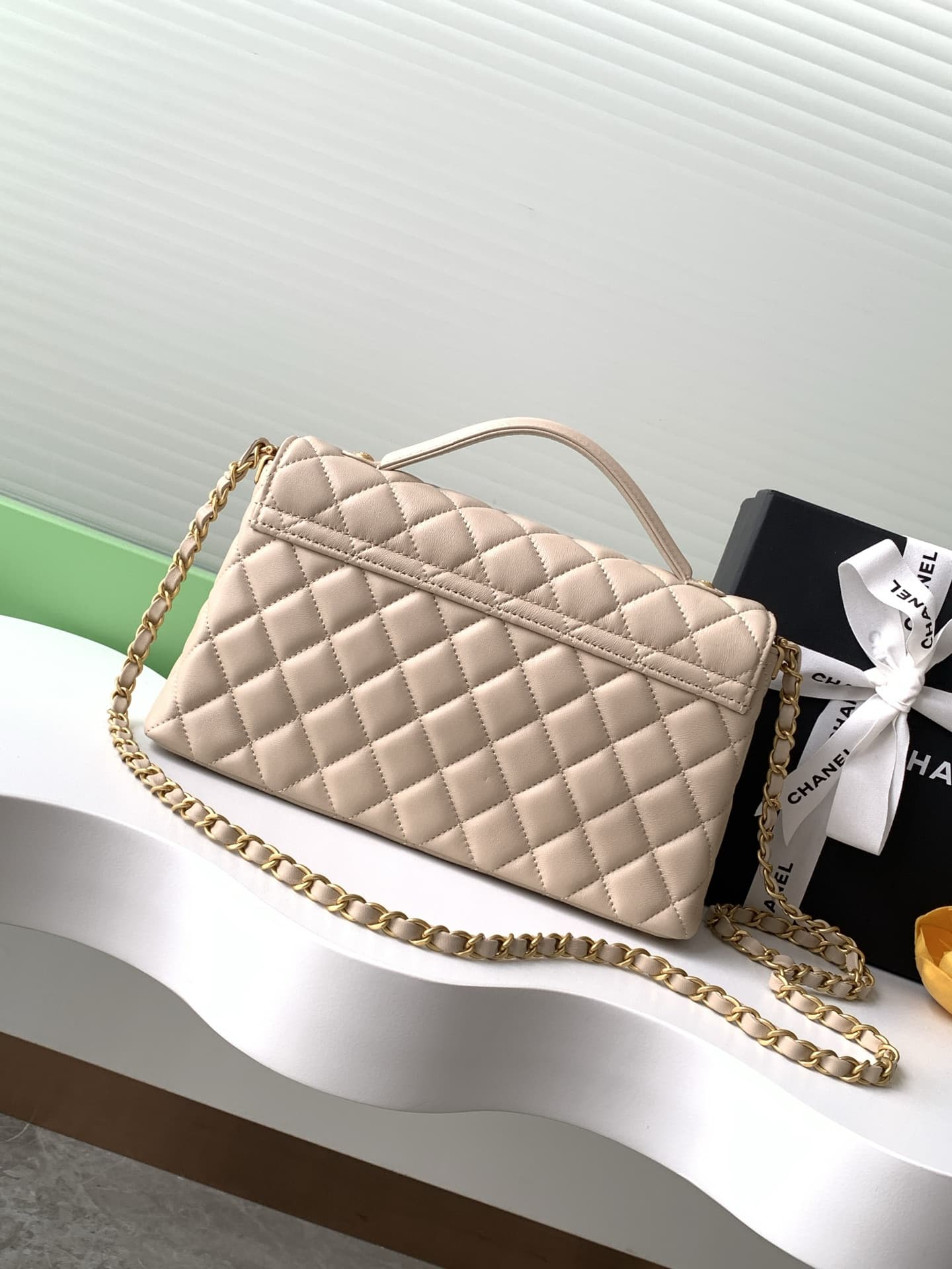 FLAP BAG WITH TOP HANDLE Lambskin Gold-Metal AS5356 Beige A