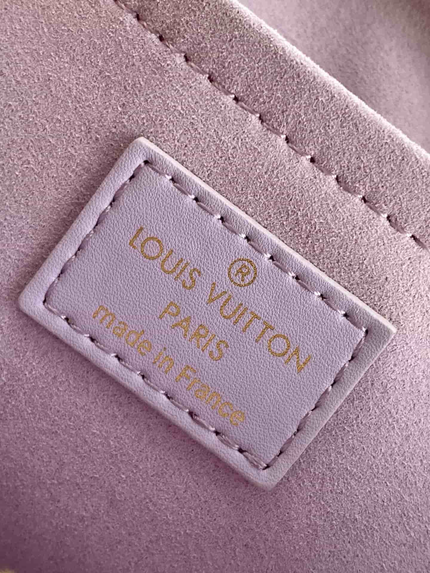 Louis Vuitton OnTheGo East West Misty Lilac Embossed grained cowhide leather M15192 High