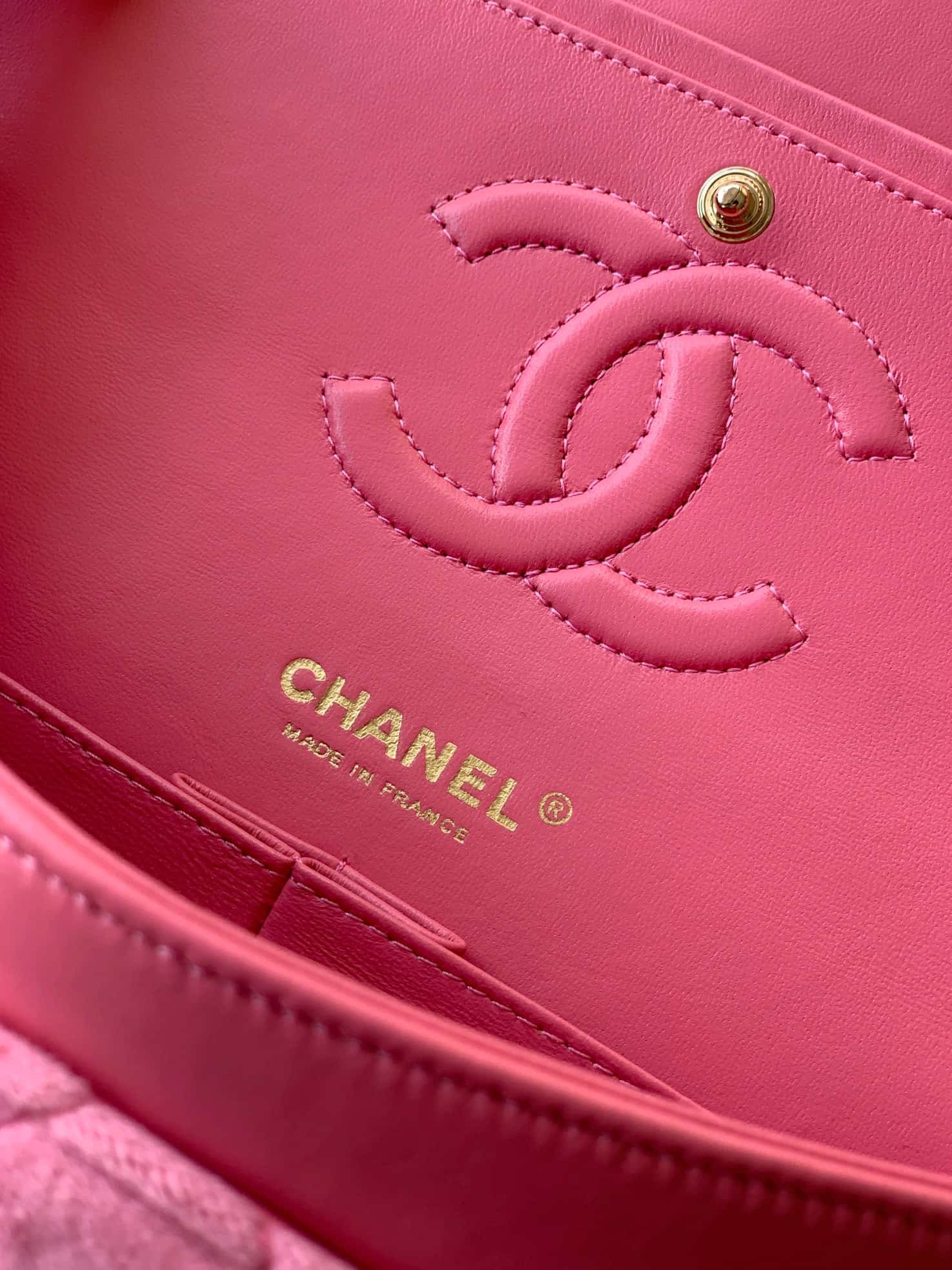 Chanel Medium CLASSIC HANDBAG Velvet  & Gold-Tone Metal Peach A