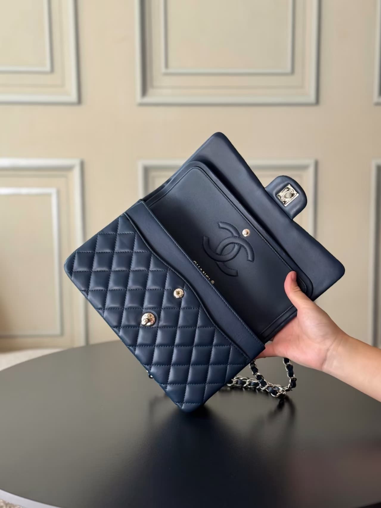 Chanel Medium CLASSIC HANDBAG Lambskin Dark Blue Gold Metal TOP