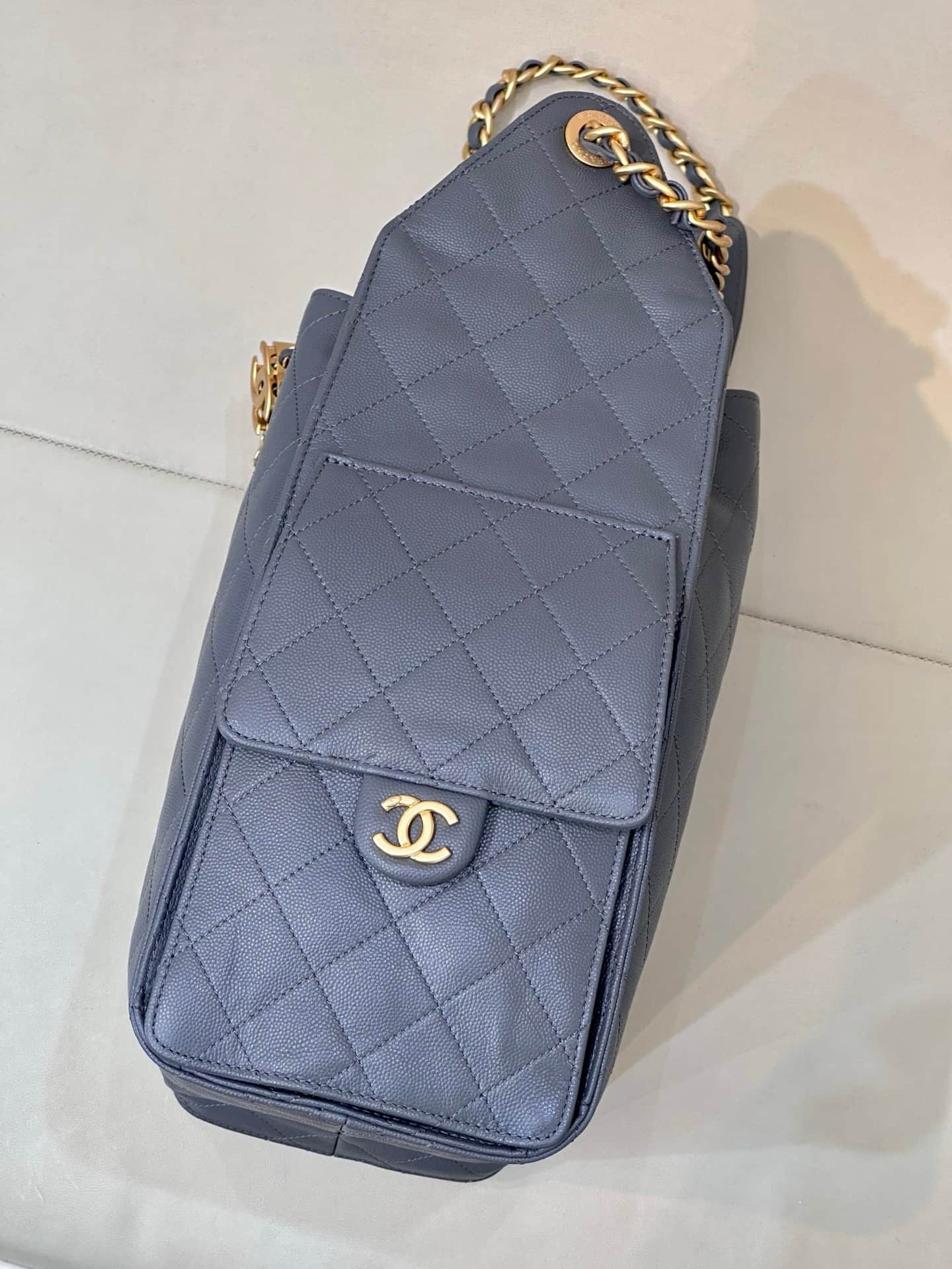 Chanel 25 Medium Hobo handbag AS5311 Grained Calfskin & Gold-tone Metal Blue TOP