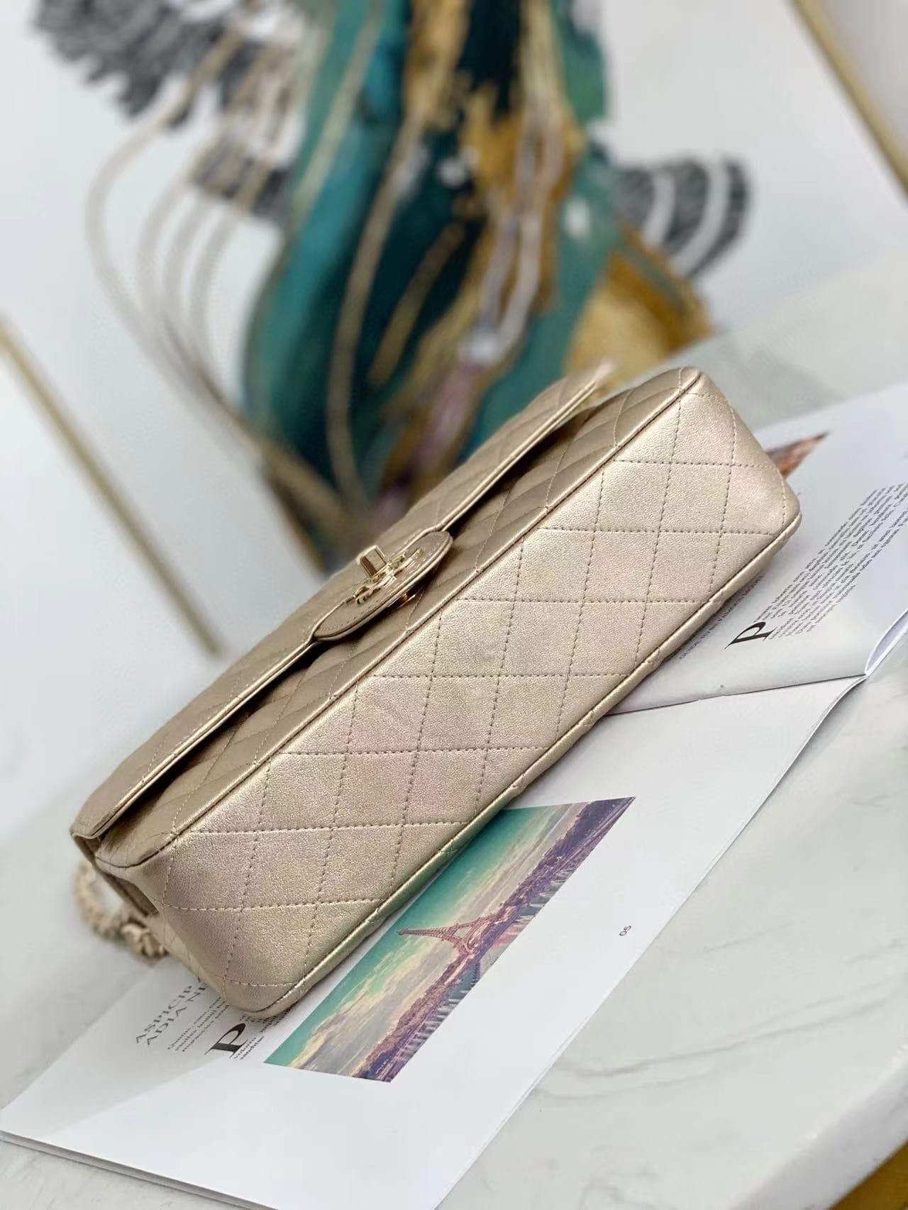 Medium CLASSIC HANDBAG Iridescent Lambskin & Gold-Tone Metal Champagne A
