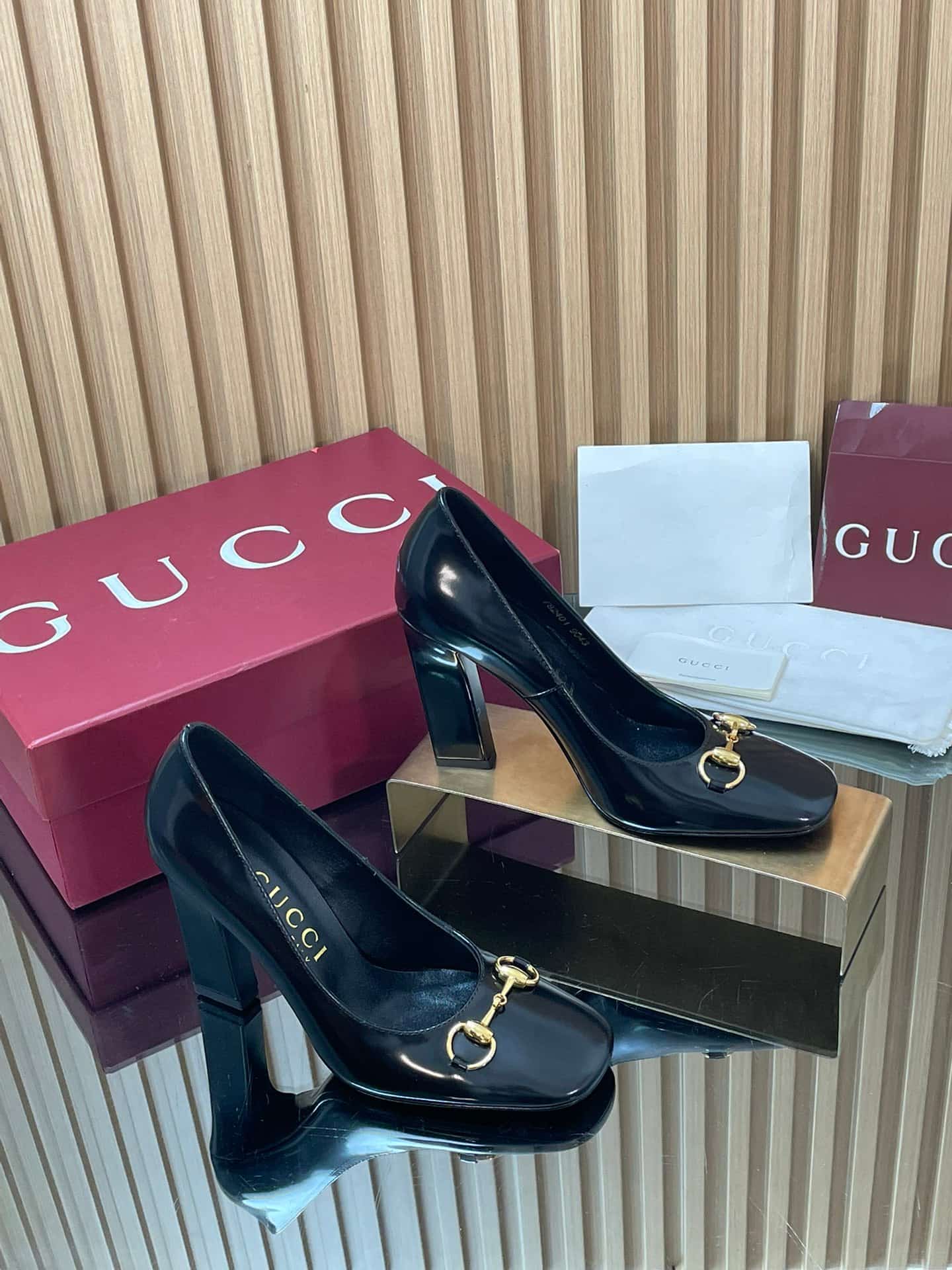 Gucci Signora Horsebit Pumps