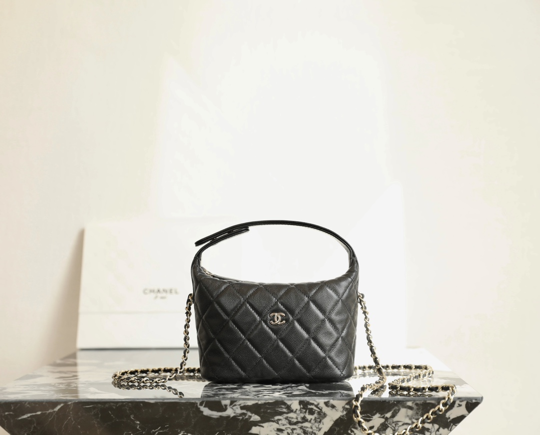 Chanel HOBO CLUTCH Grained Shiny Calfskin & Gold-Tone Metal TOP