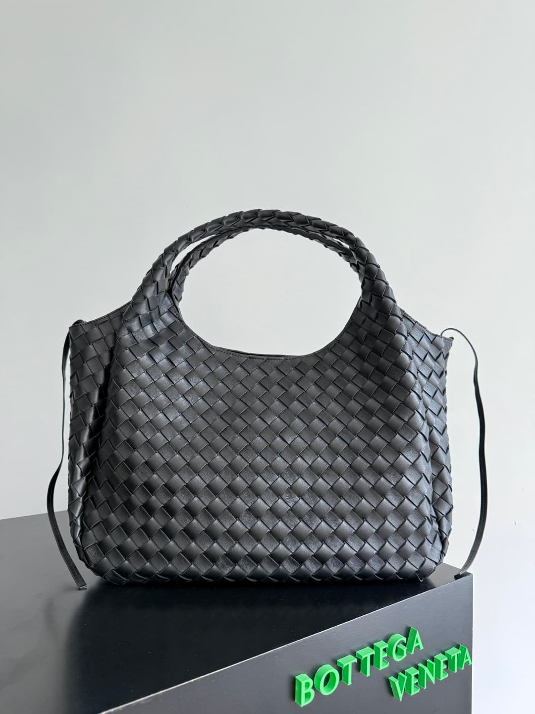Bottega Veneta Large Campana shoulder bag in Intrecciato leather Black TOP
