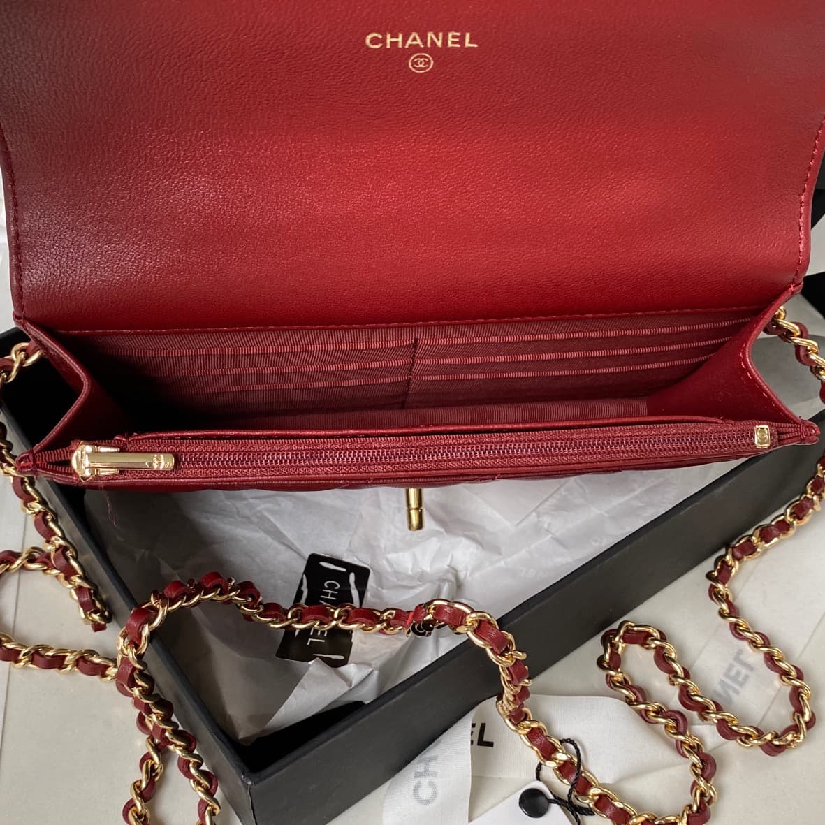 Chanel Wallet on Chain AP3504 Lambskin, Imitation Pearls, Strass & Gold-Tone Metal Burgundy A