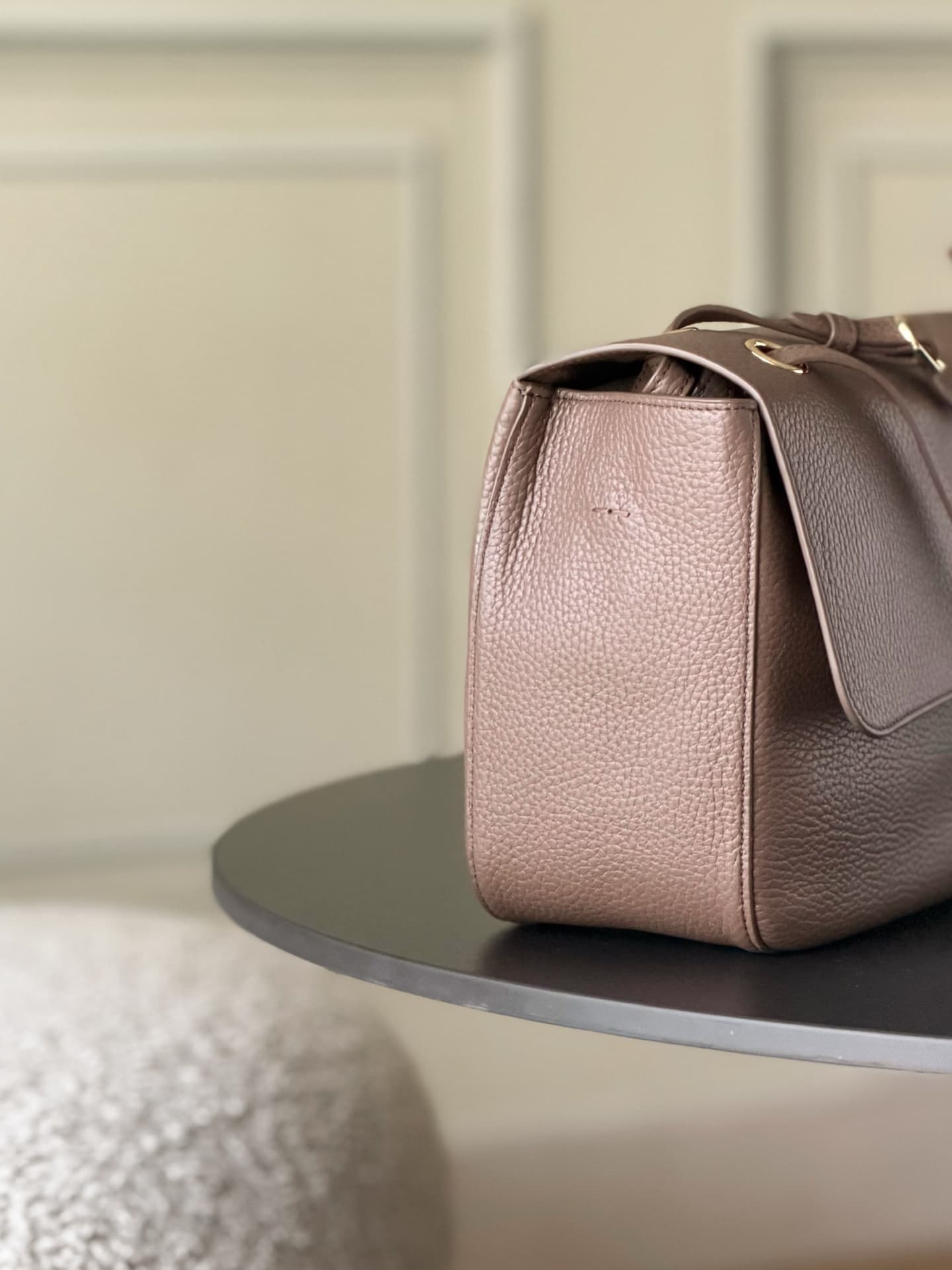 Chanel Maxi Flapbag Grained Calfskin & Gold-Tone Metal Brown AS6231 A