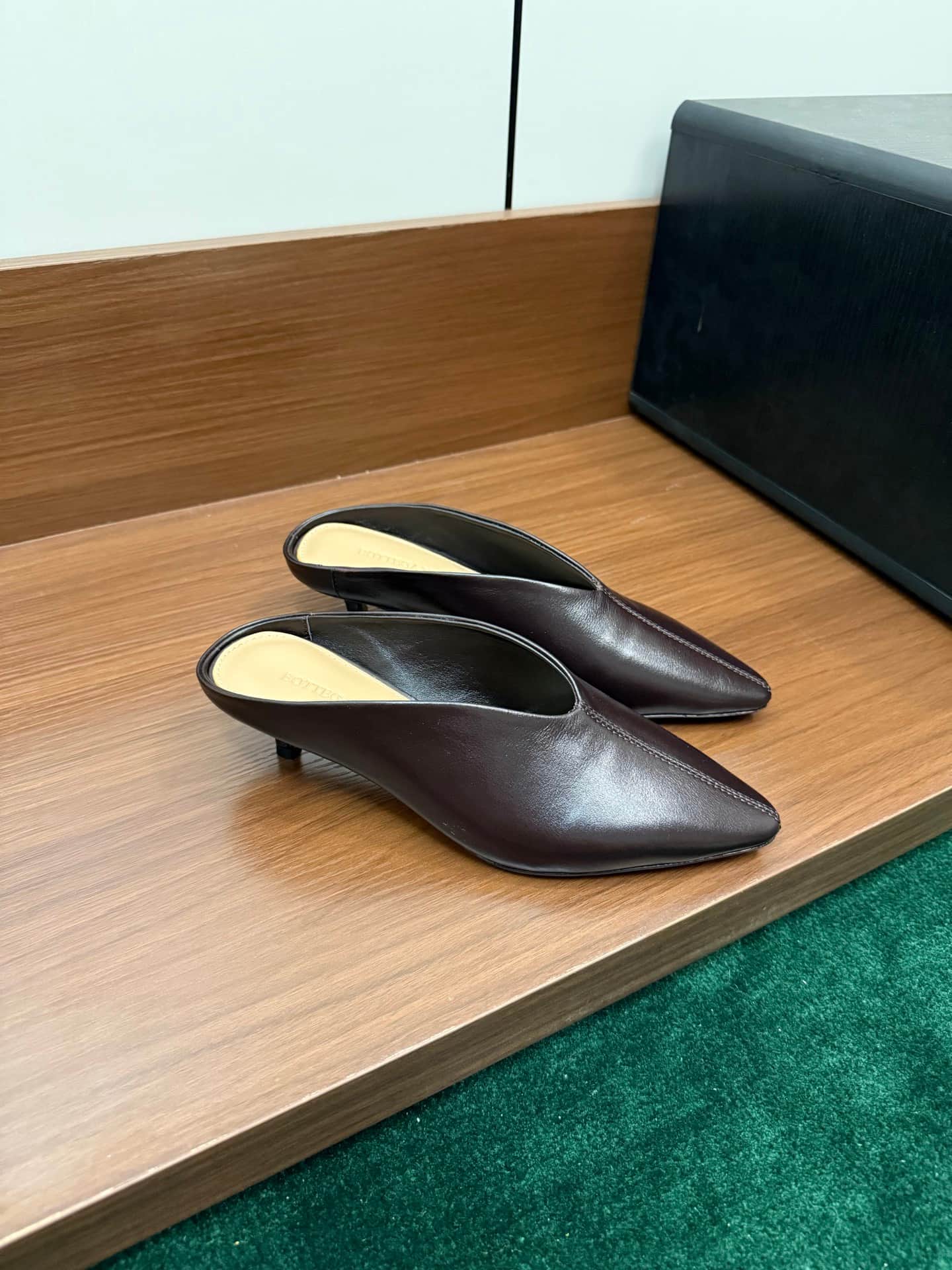 Bottega Veneta Vesta Leather Mules Women