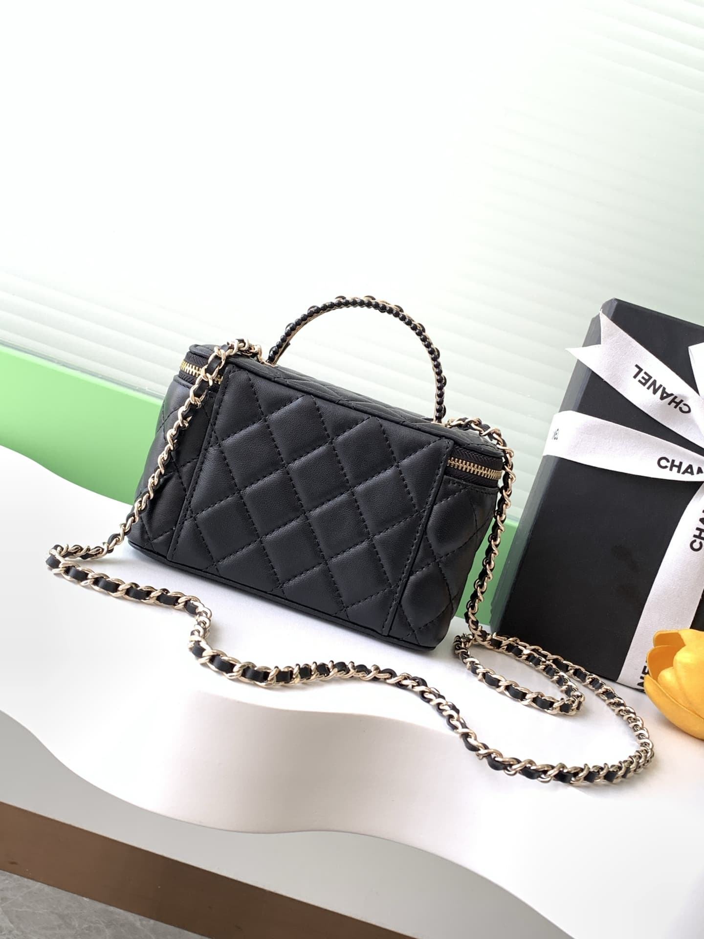 Chanel LONG VANITY WITH CHAIN Lambskin, Imitation Pearls & Gold-Tone Metal AP4452 Black A
