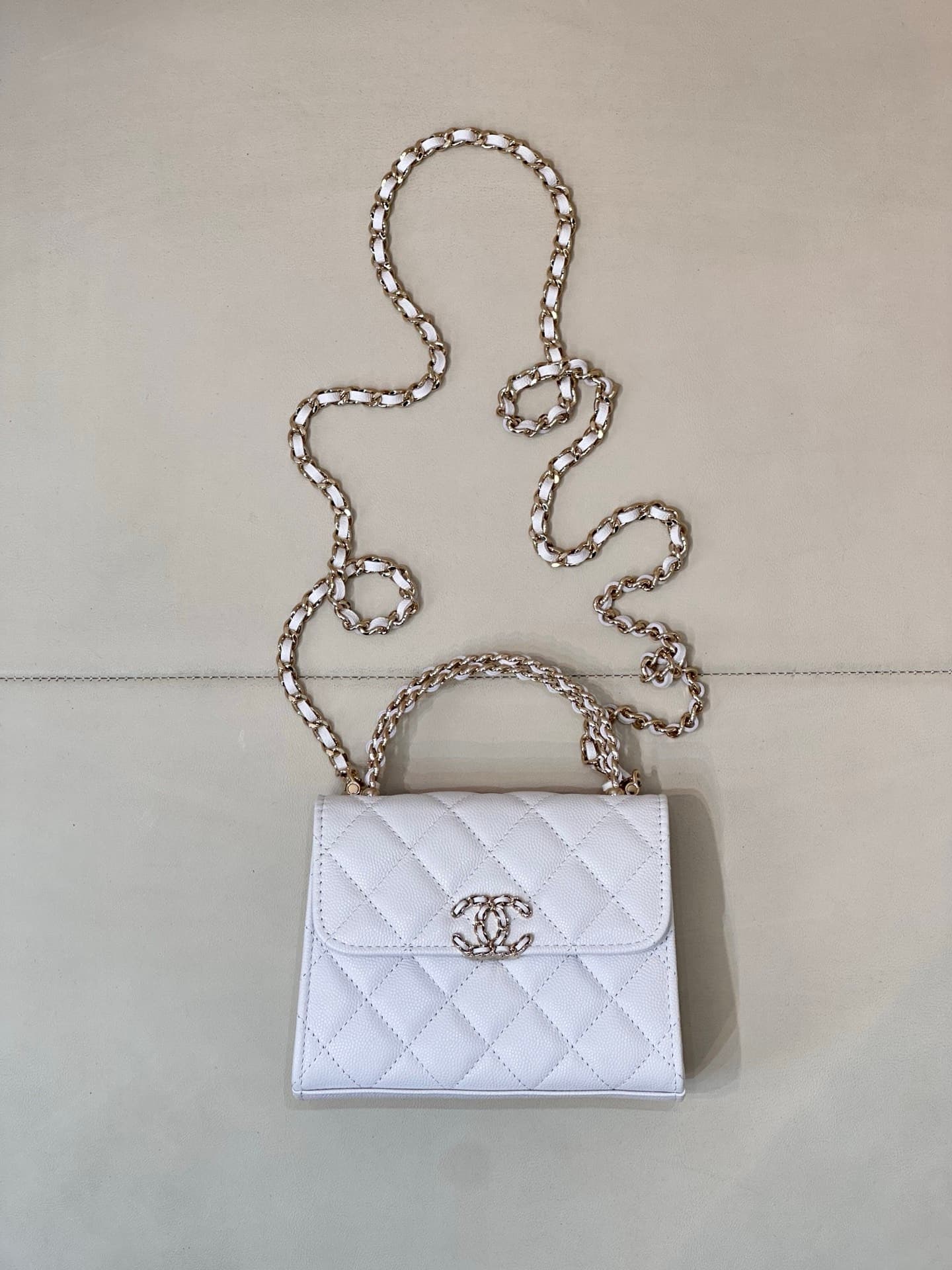 Chanel Clutch with chain Grained Calfskin&Gold-Tone Metal White AP3236 TOP