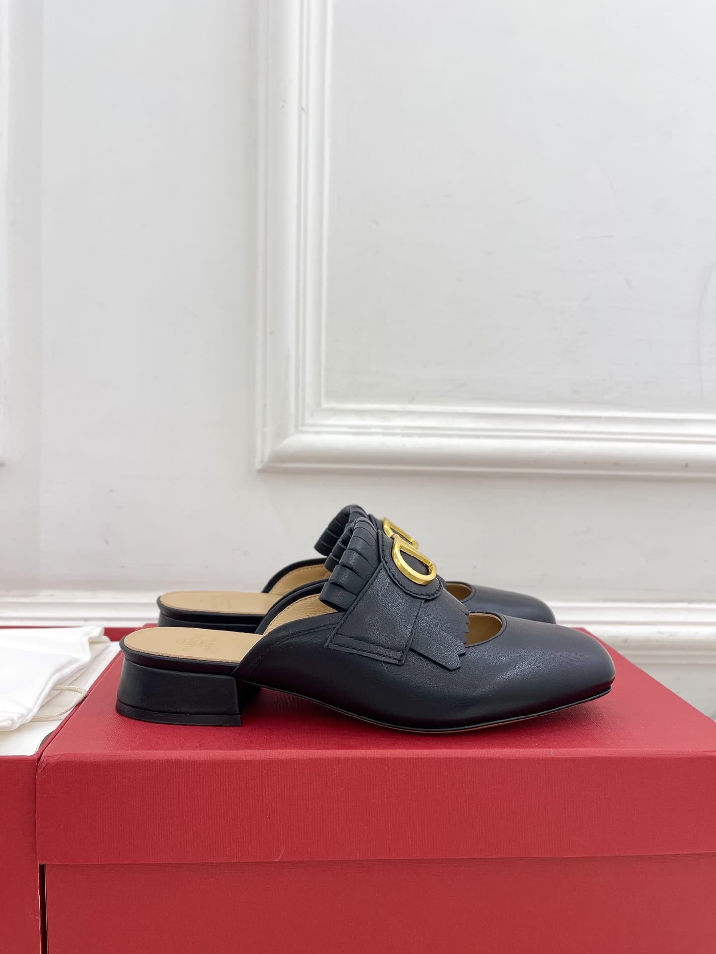 Valentino Vlogo Signature Calfskin Moccasin Mule Shoes Women